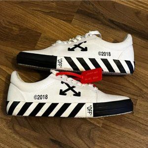 Off-White Low Vulcanized Sneaker - Men's